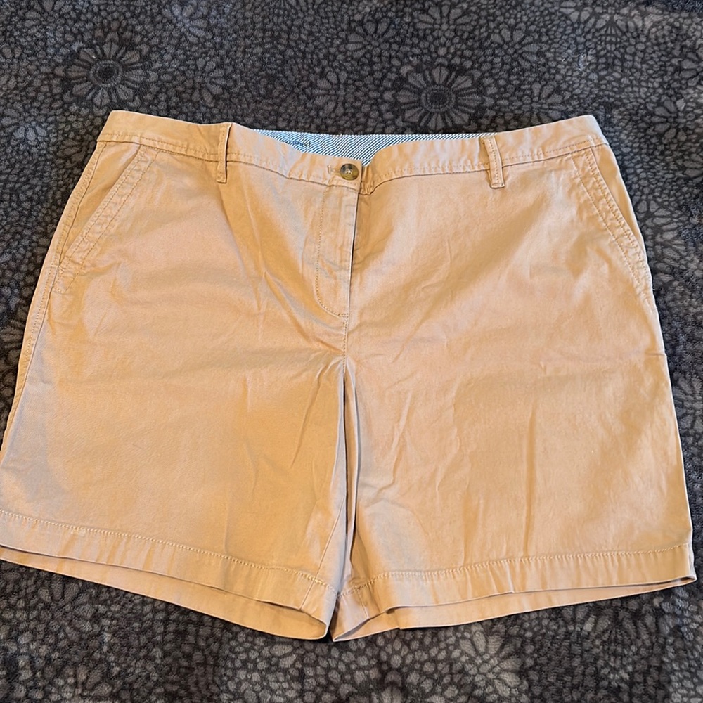 Talbots size 16 Relaxed Chino Shorts Dark Khaki 7” inseam